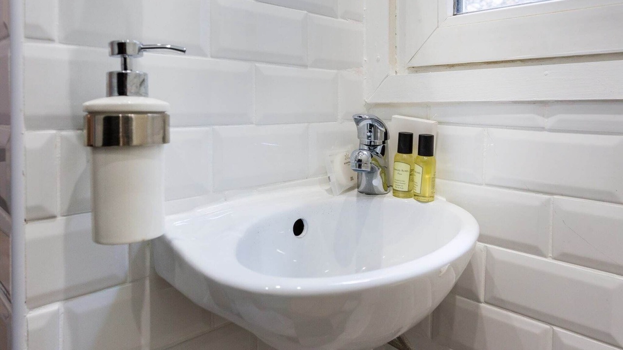 Photo of Bathroom in Quinze-Vingts