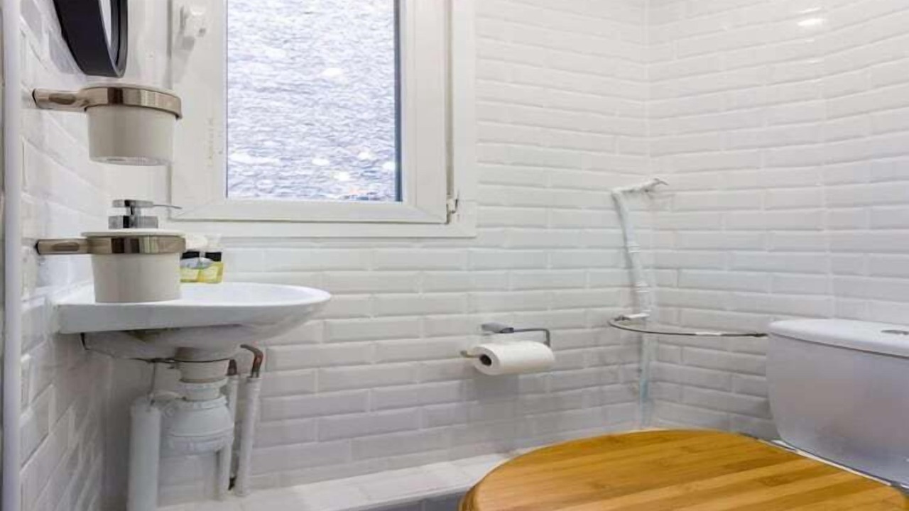 Photo of Bathroom in Quinze-Vingts