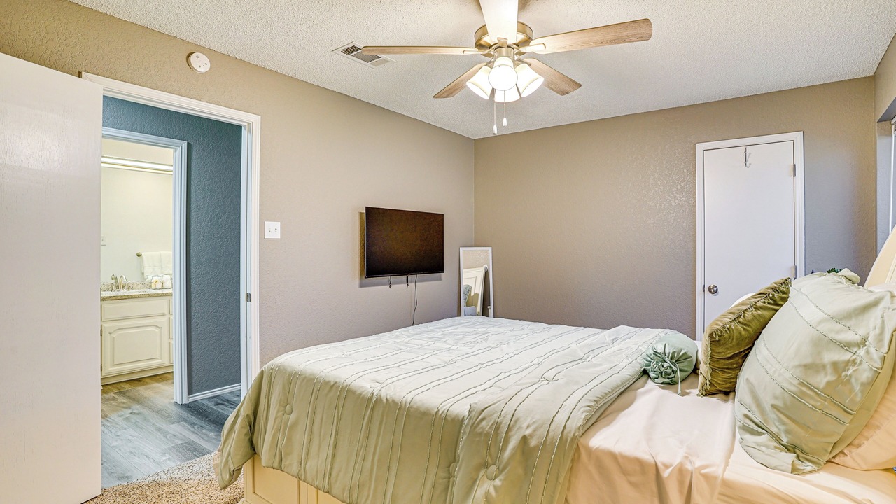 Photo of Bedroom in Grandview