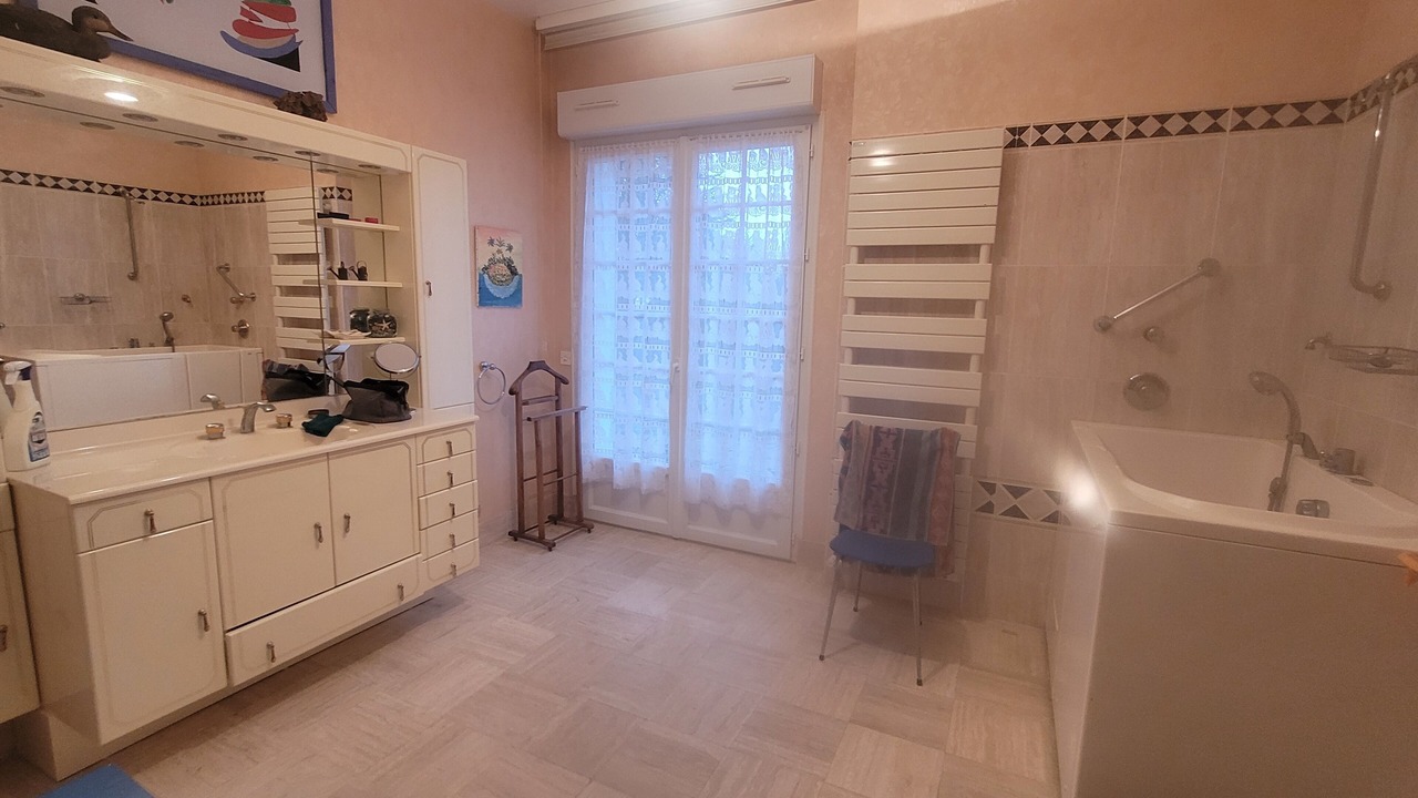 Photo of Bathroom in Authon-du-Perche