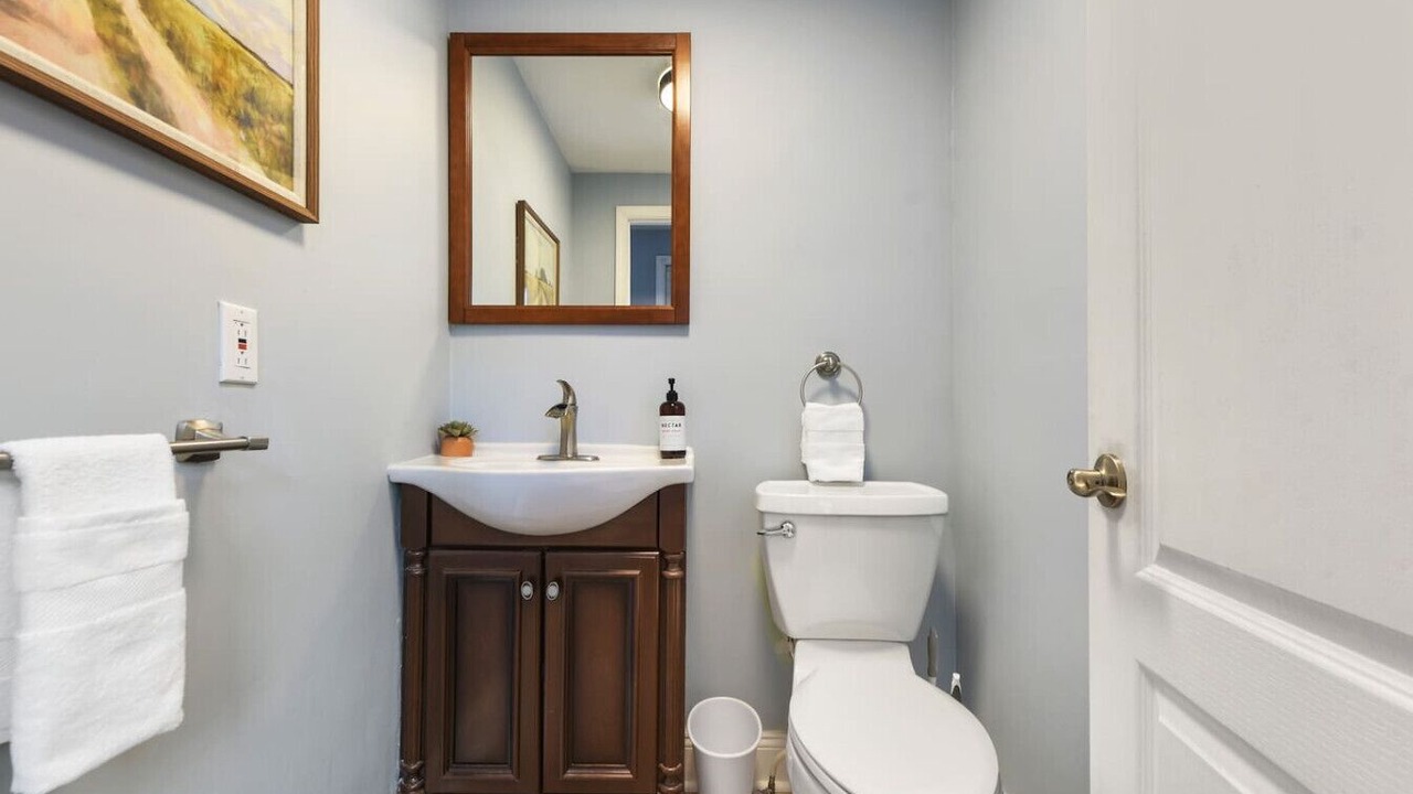 Photo of Bathroom in Lower Lawrenceville