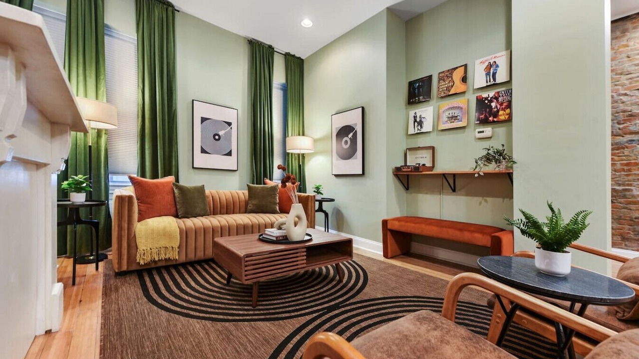 Photo of Livingroom in Lower Lawrenceville