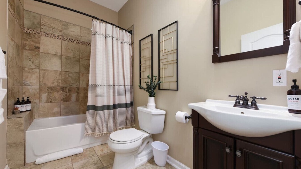 Photo of Bathroom in Lower Lawrenceville