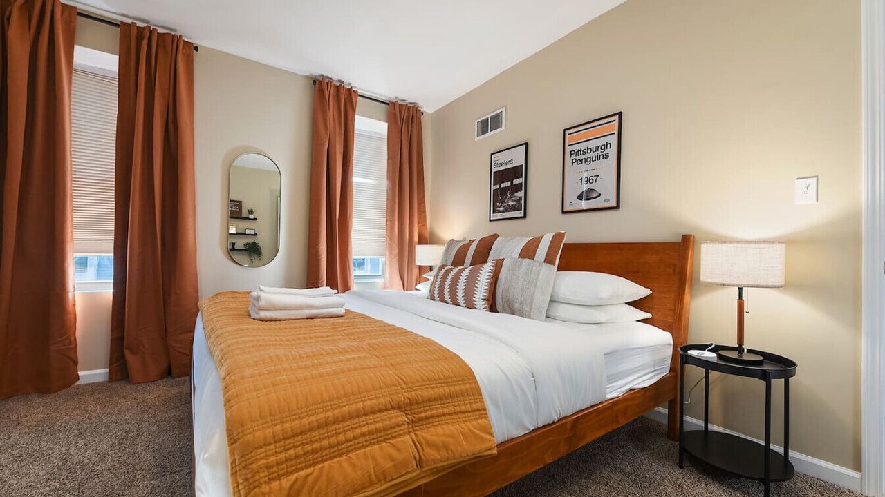Photo of Bedroom in Lower Lawrenceville