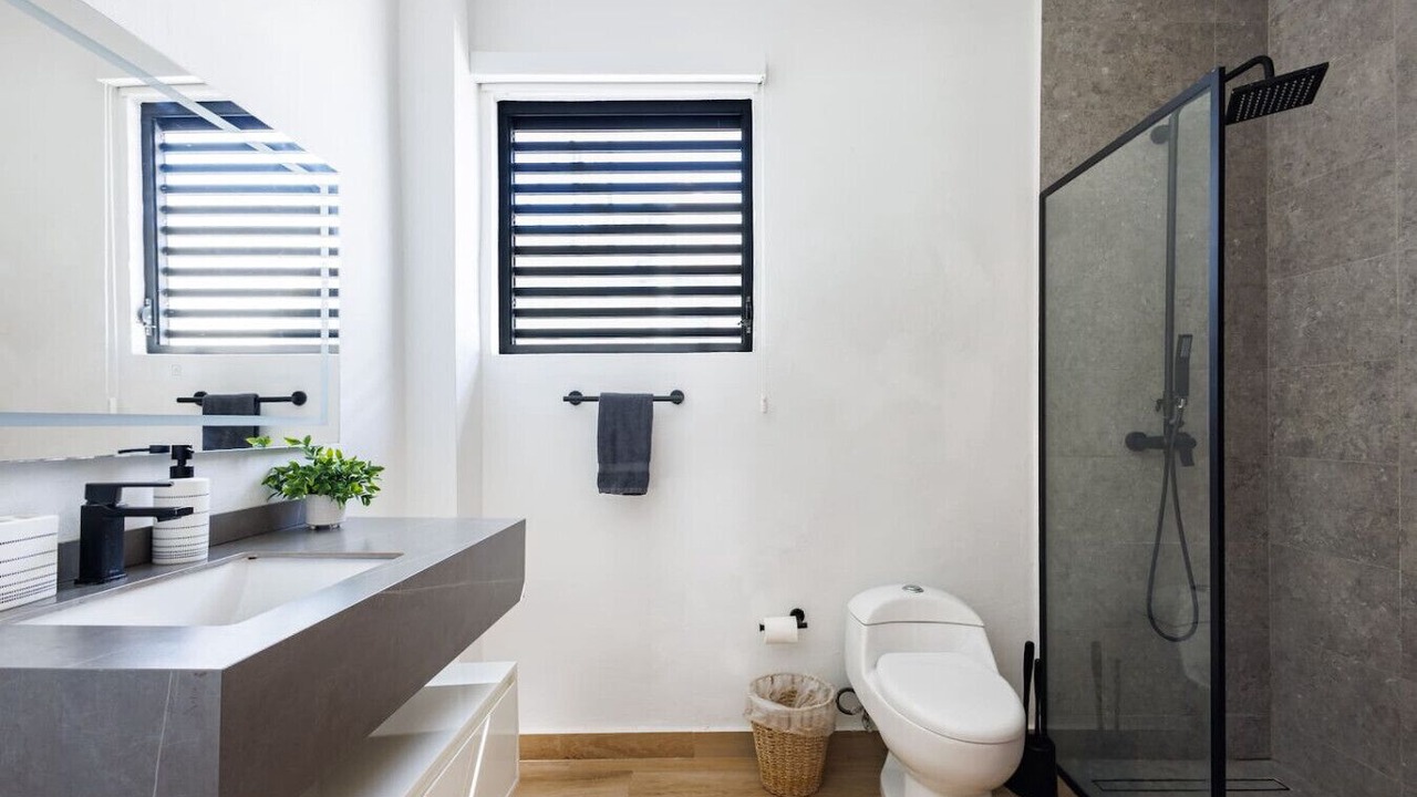 Photo of Bathroom in Eleanor Roosevelt