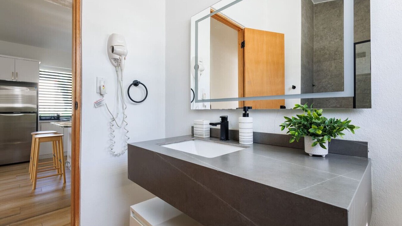 Photo of Bathroom in Eleanor Roosevelt