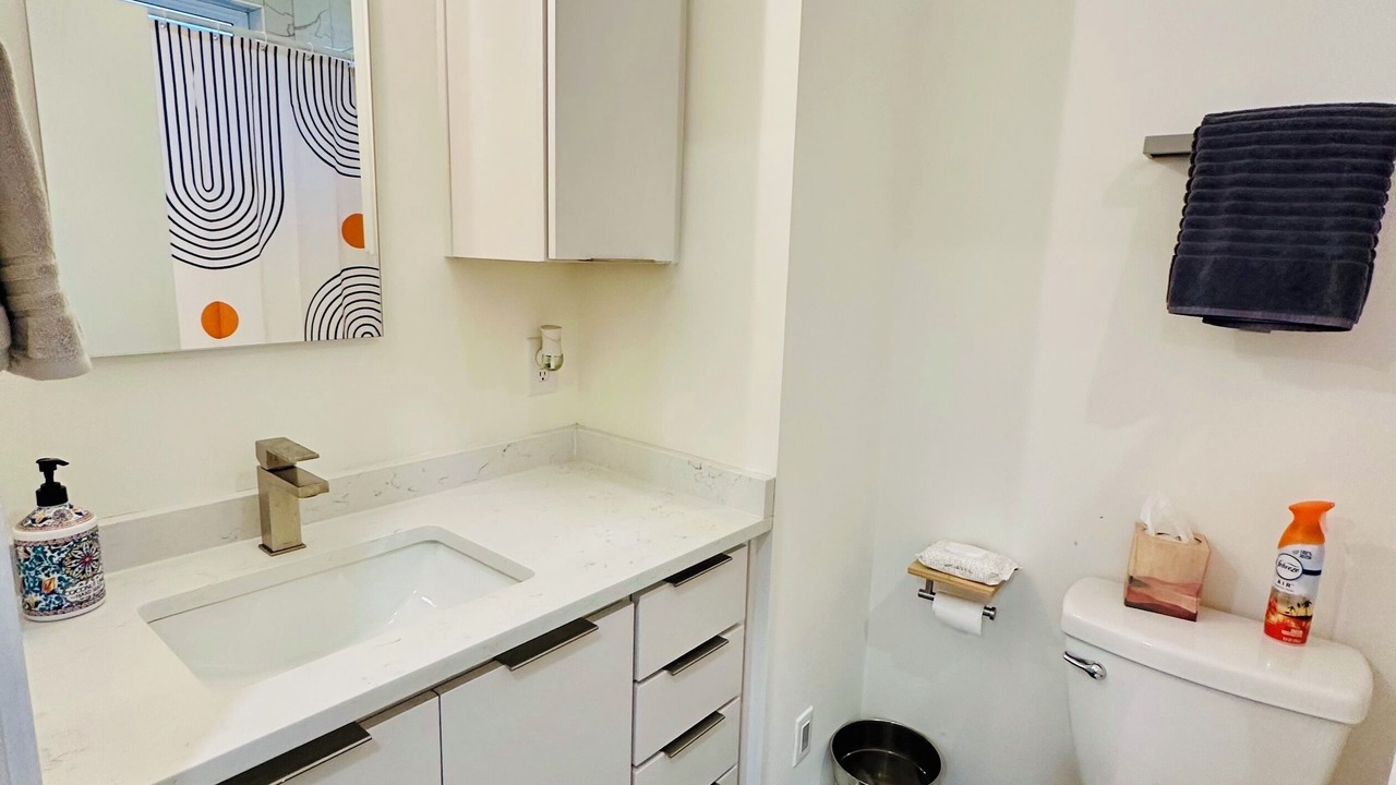 Photo of Bathroom in Shelby Hills