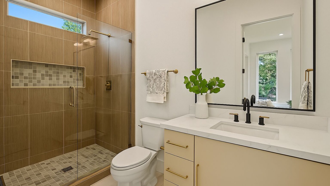 Photo of Bathroom in West Dallas