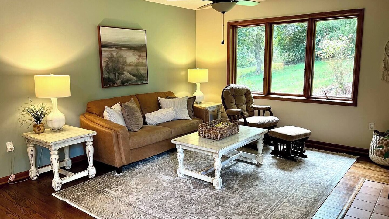 Photo of Livingroom in Blacksburg