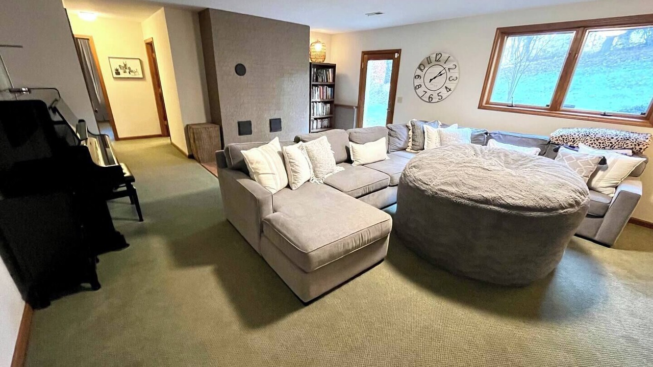 Photo of Livingroom in Blacksburg