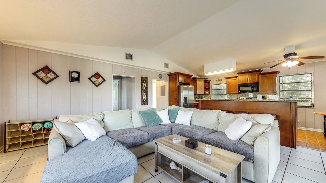 Photo of Livingroom in Eden Pines