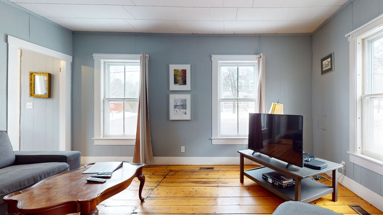 Photo of Livingroom in Weston