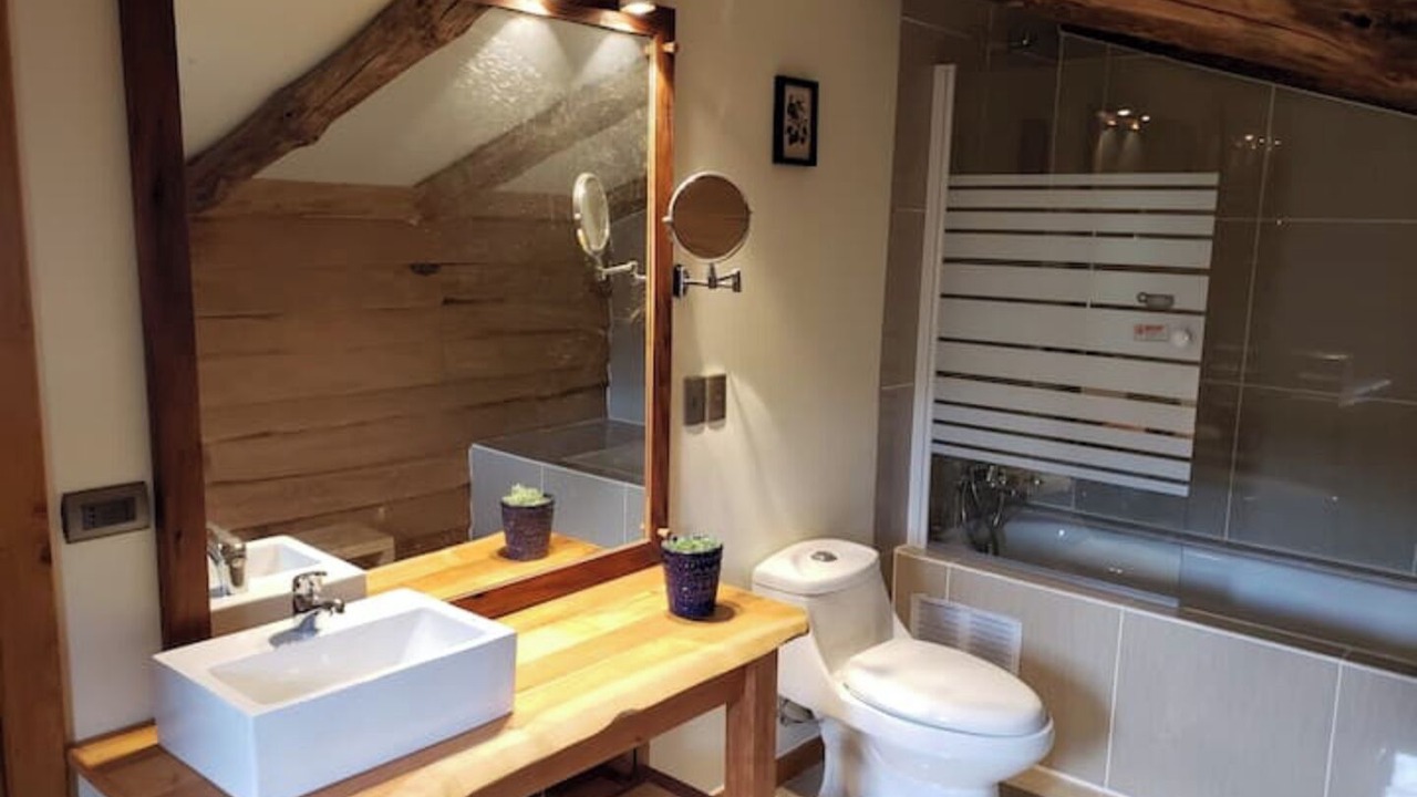Photo of Bathroom in Nercon