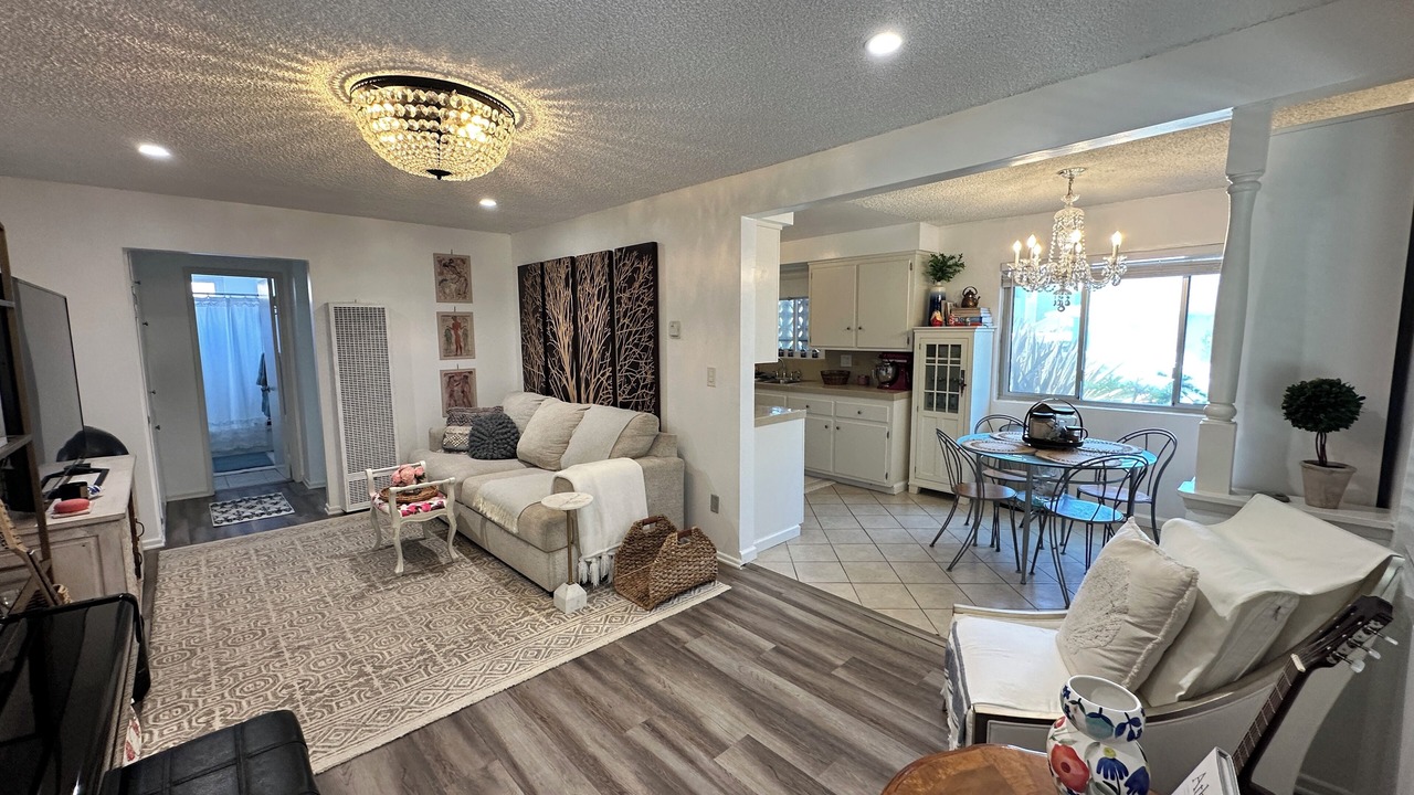 Photo of Livingroom in North Redondo