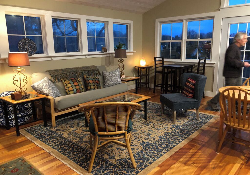 Photo of Livingroom in Wakefield-Peacedale