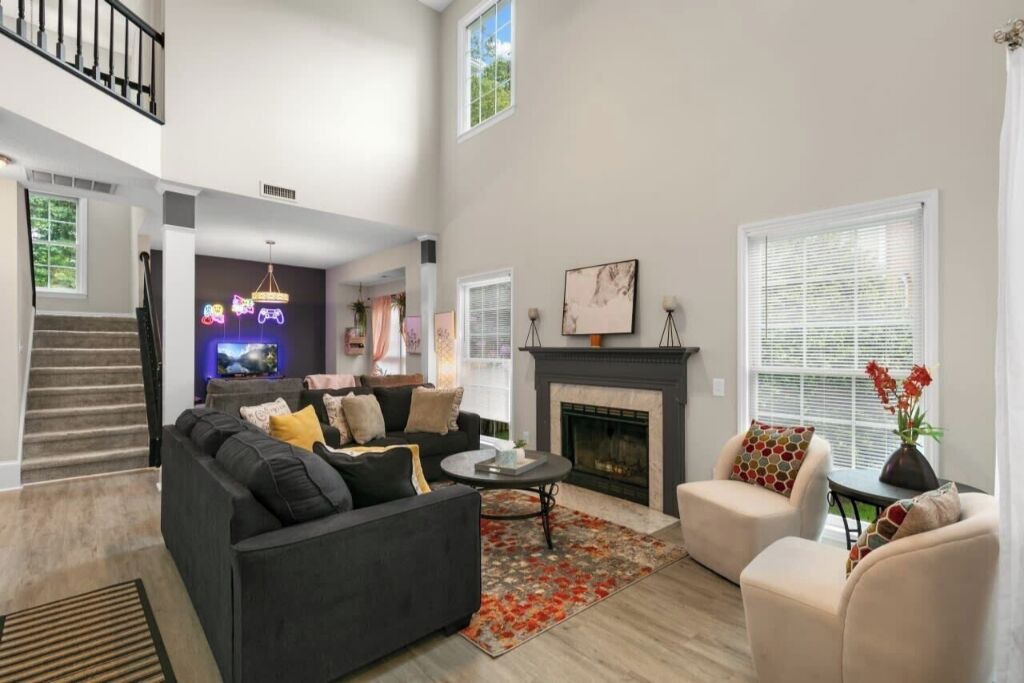 Photo of Livingroom in North Raleigh