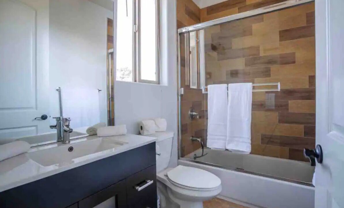 Photo of Bathroom in Tarzana