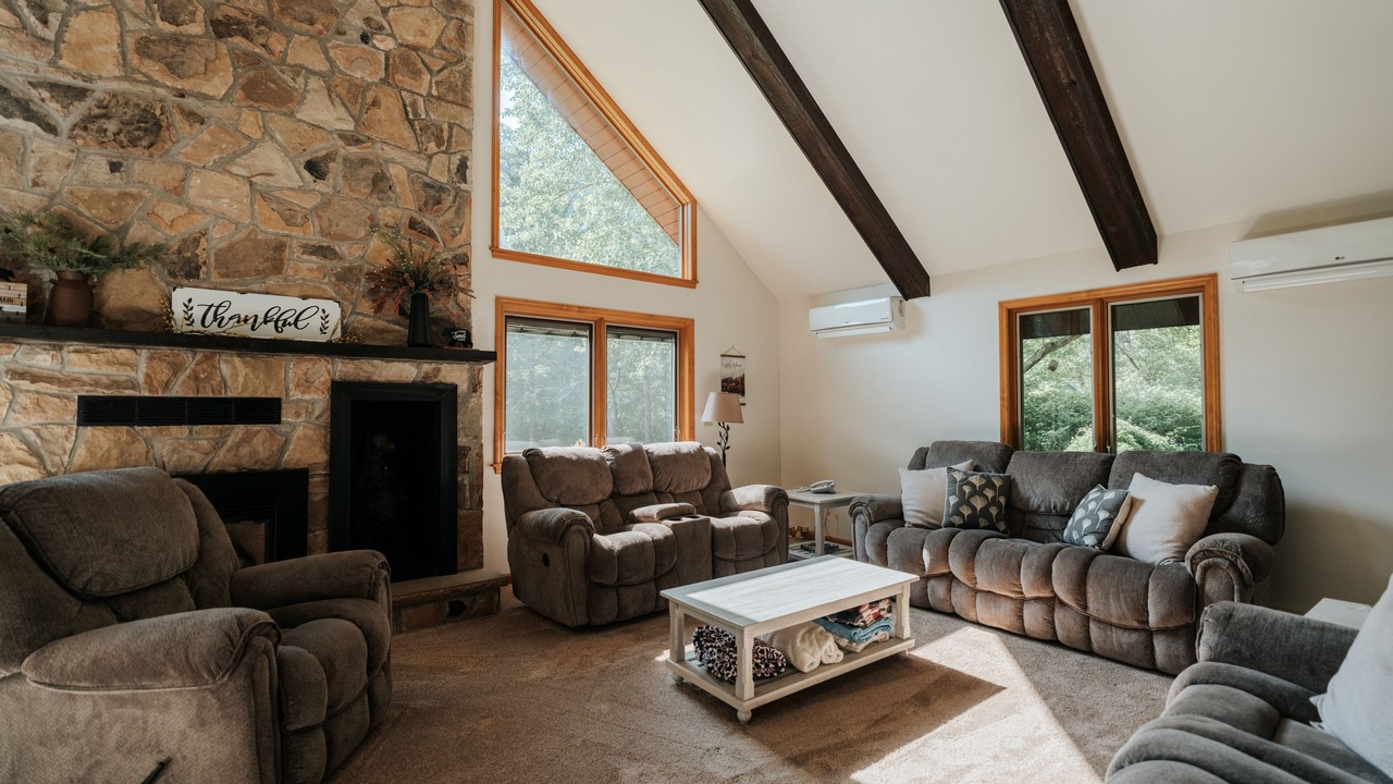 Photo of Livingroom in Cedar Run