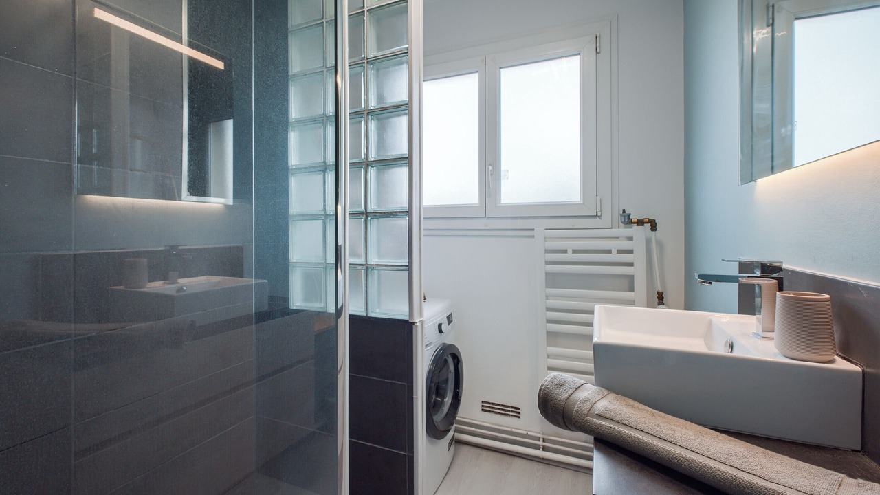 Photo of Bathroom in Laval