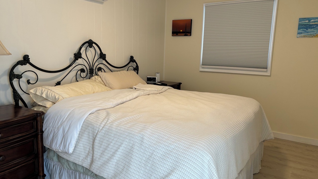 Photo of Bedroom in Quonochontaug