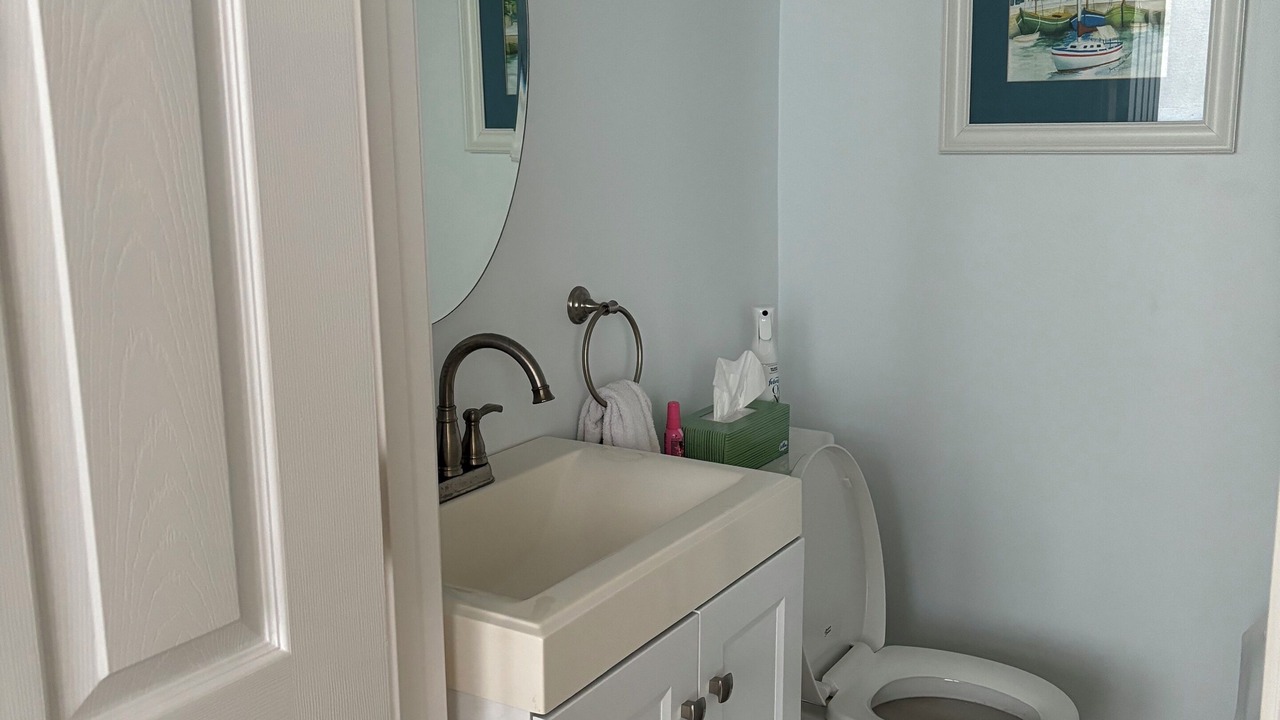 Photo of Bathroom in Quonochontaug