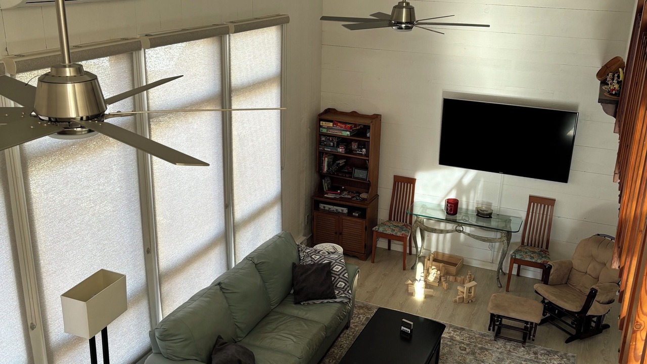 Photo of Livingroom in Quonochontaug