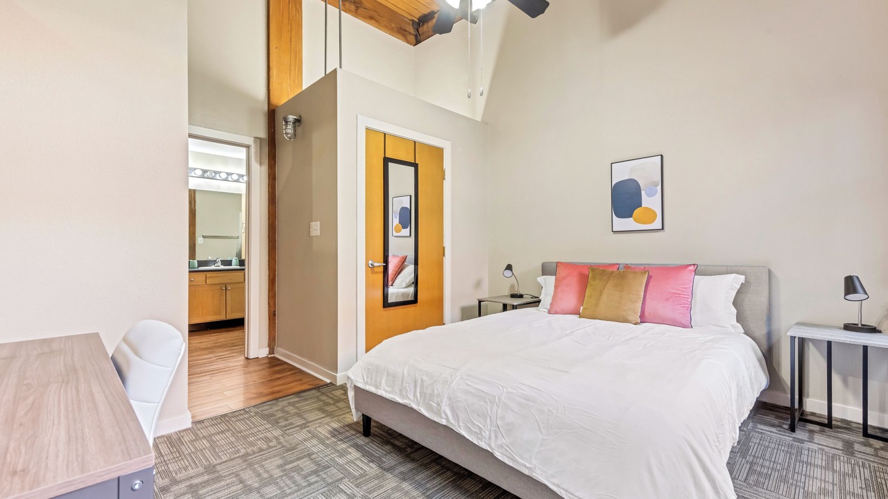 Photo of Bedroom in Lafayette Square