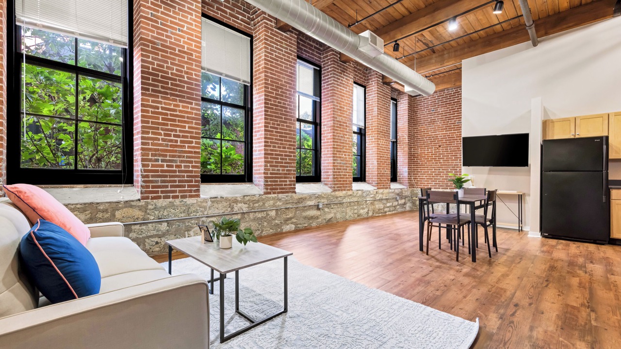 Photo of Livingroom in Lafayette Square
