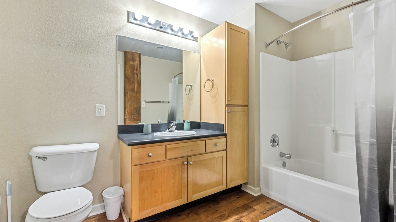 Photo of Bathroom in Lafayette Square