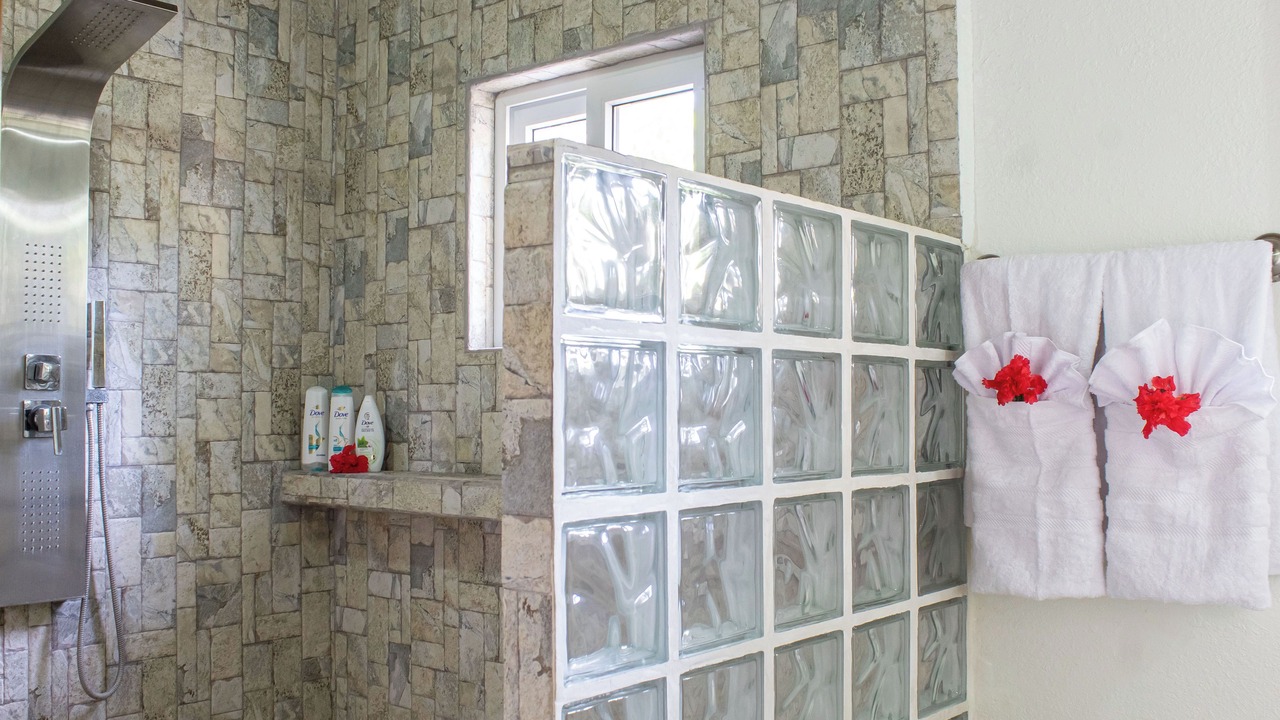 Photo of Bathroom in Palmetto Bay