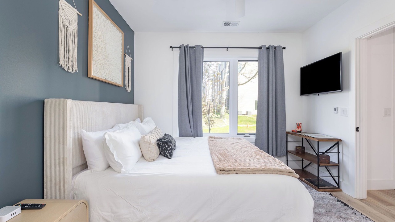 Photo of Bedroom in East Bank