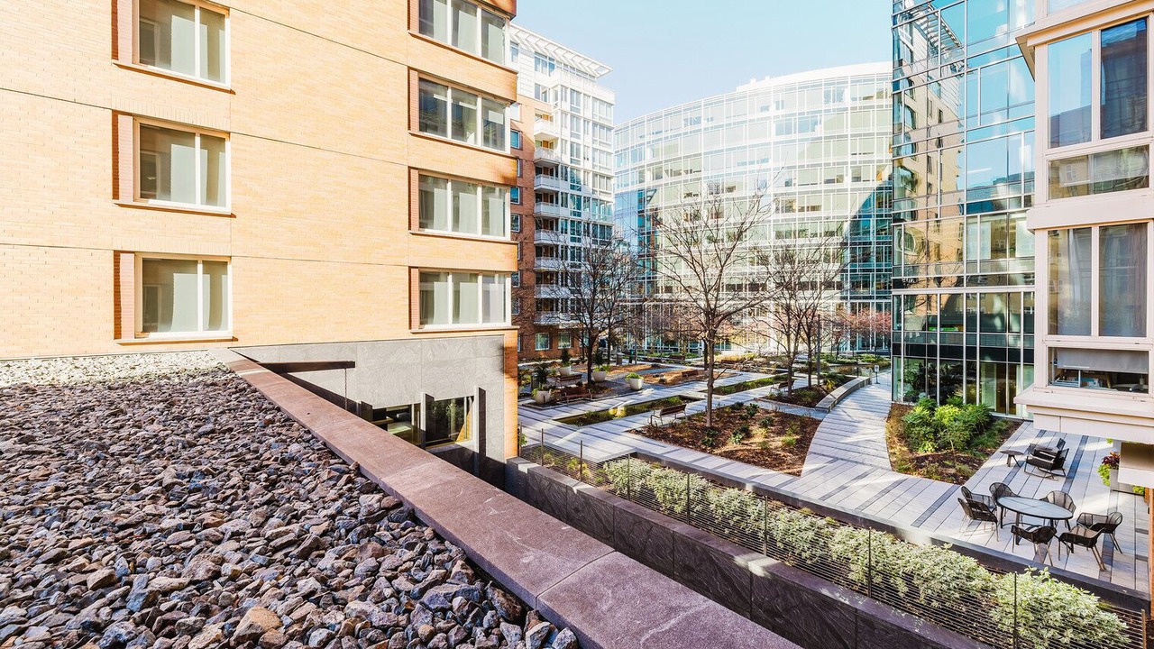 Photo of Outdoor in Foggy Bottom