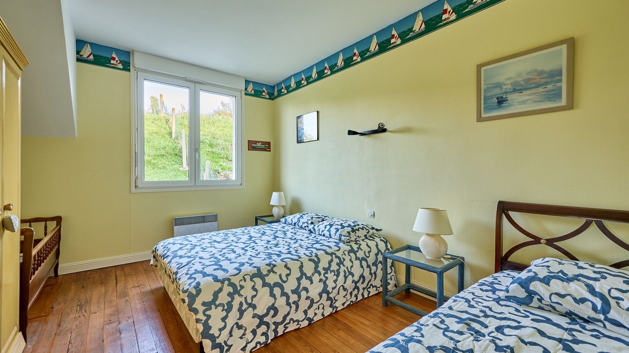 Photo of Bedroom in Port-en-Bessin-Huppain