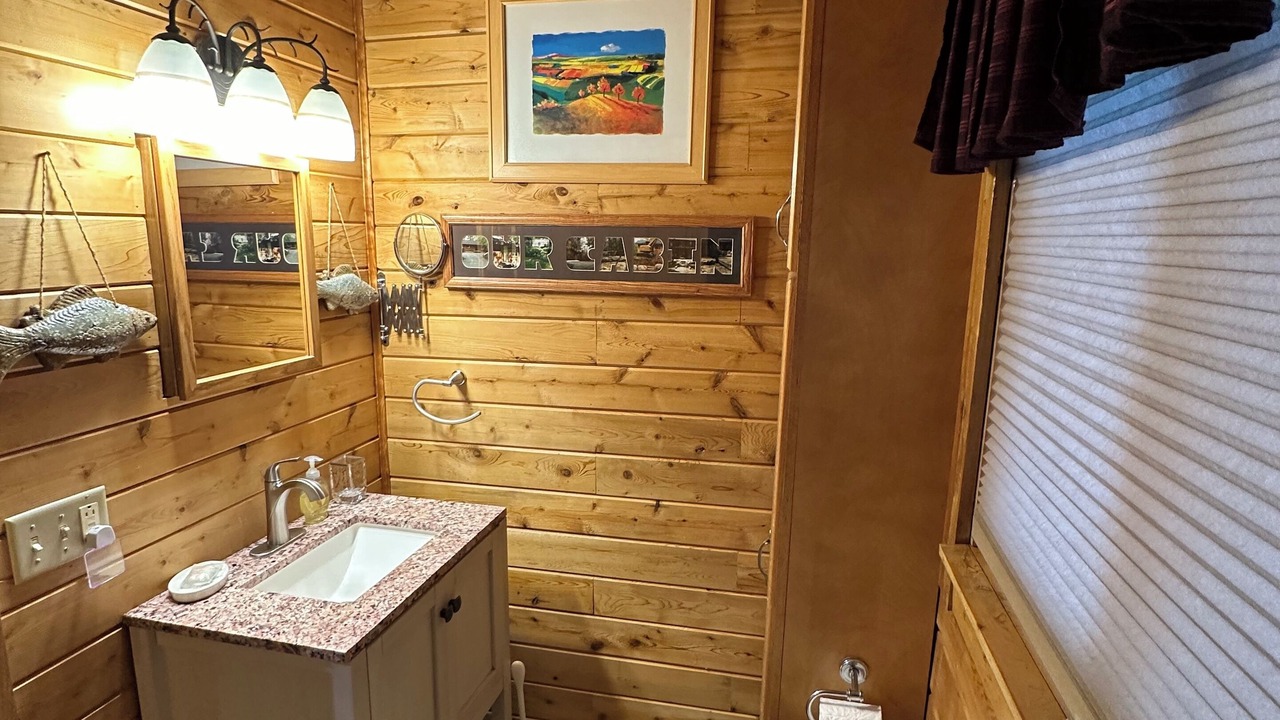 Photo of Bathroom in Athelstane