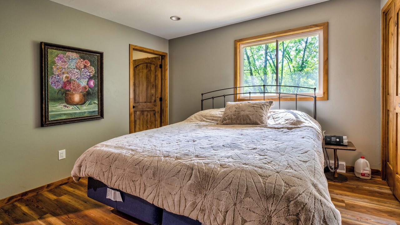 Photo of Bedroom in Ingalls