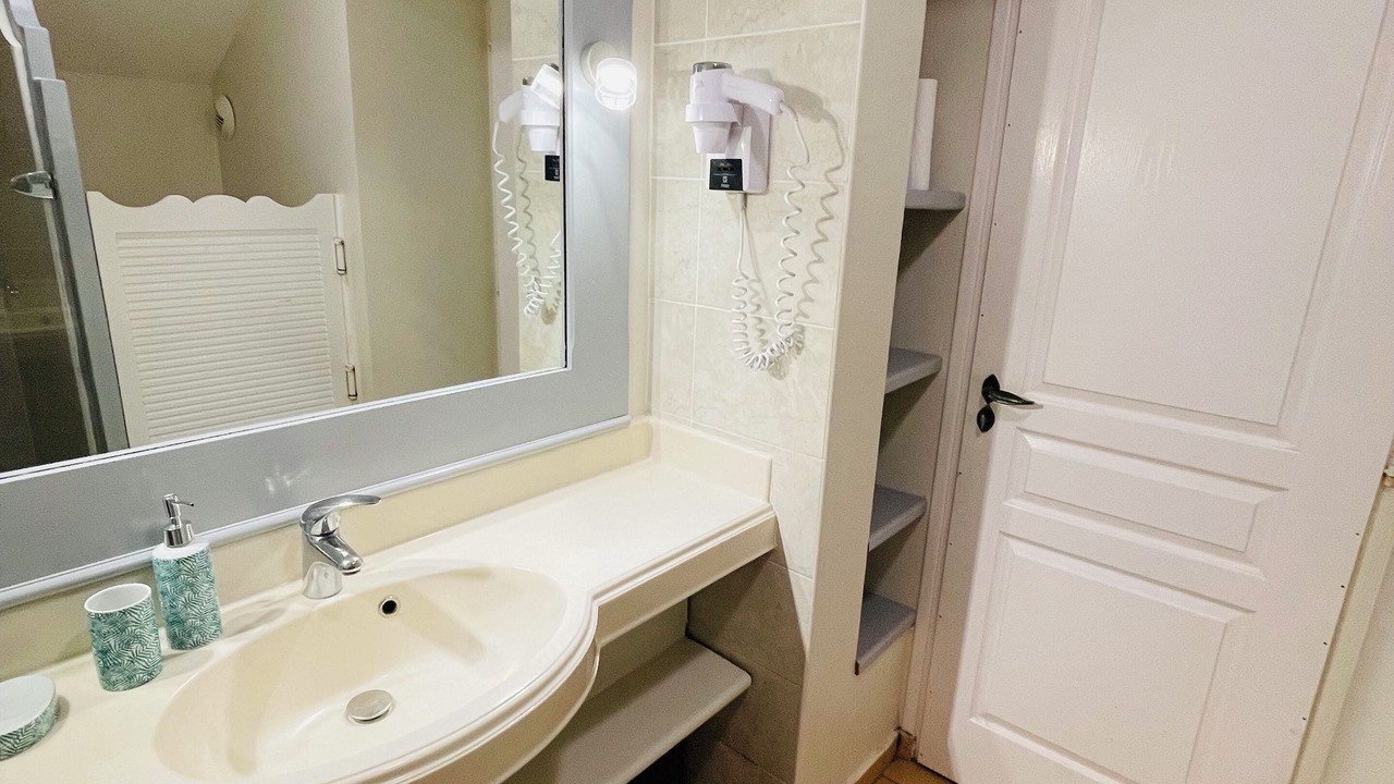 Photo of Bathroom in Grande-Terre