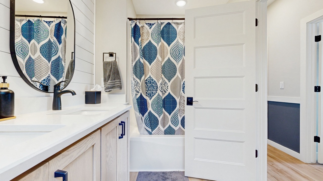 Photo of Bathroom in Okee