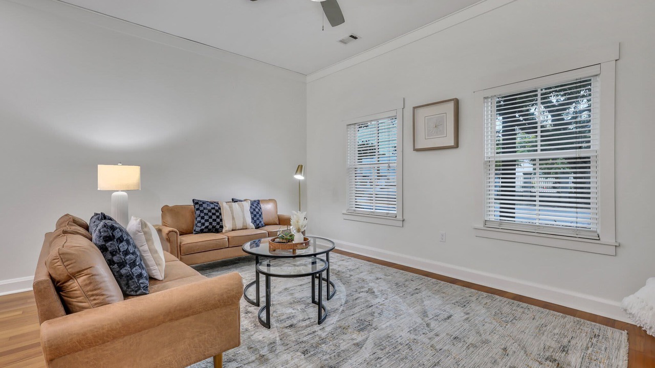 Photo of Livingroom in Old West Broad Neighborhood