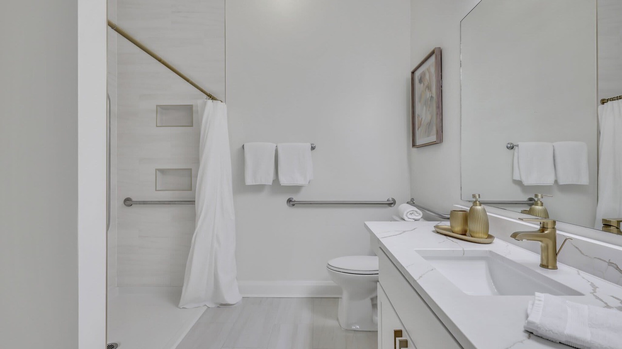 Photo of Bathroom in Old West Broad Neighborhood