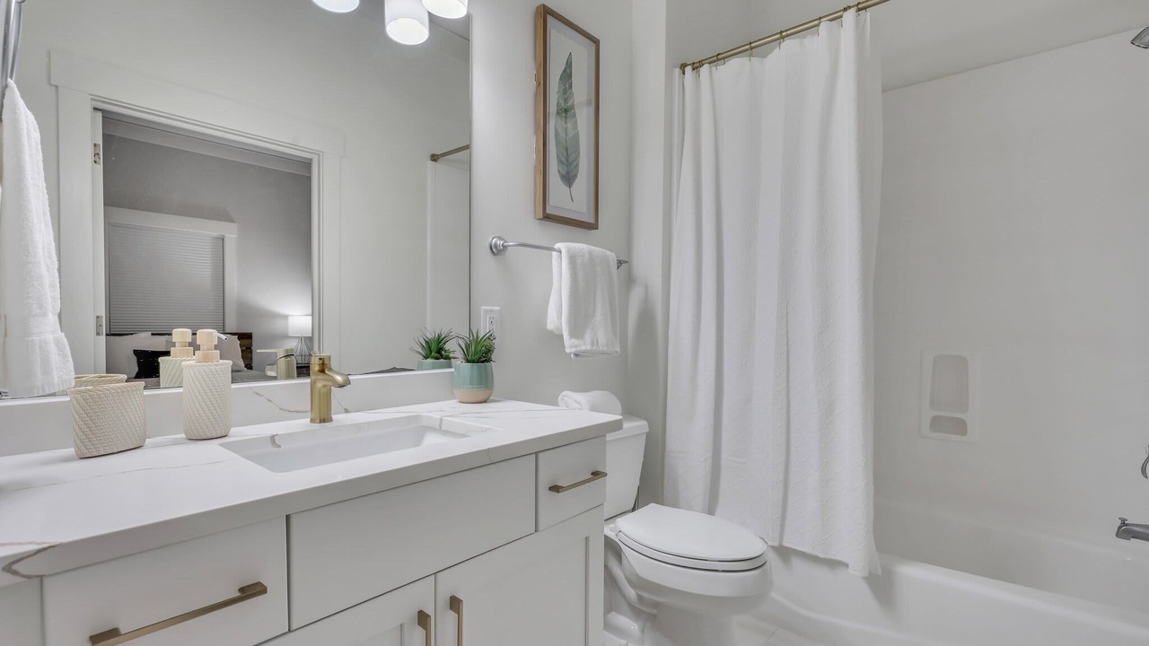 Photo of Bathroom in Old West Broad Neighborhood