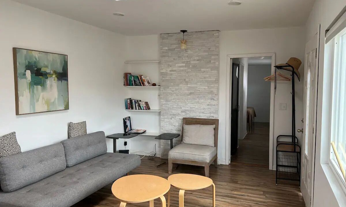 Photo of Livingroom in Lawndale