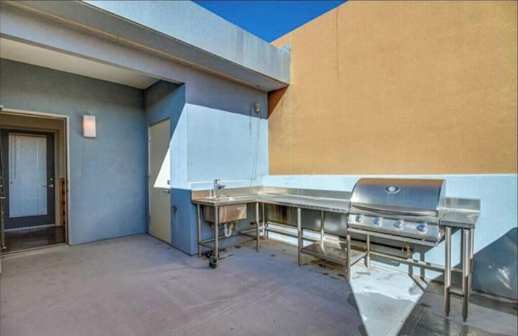 Photo of Patio Balcony in Raynolds Addition