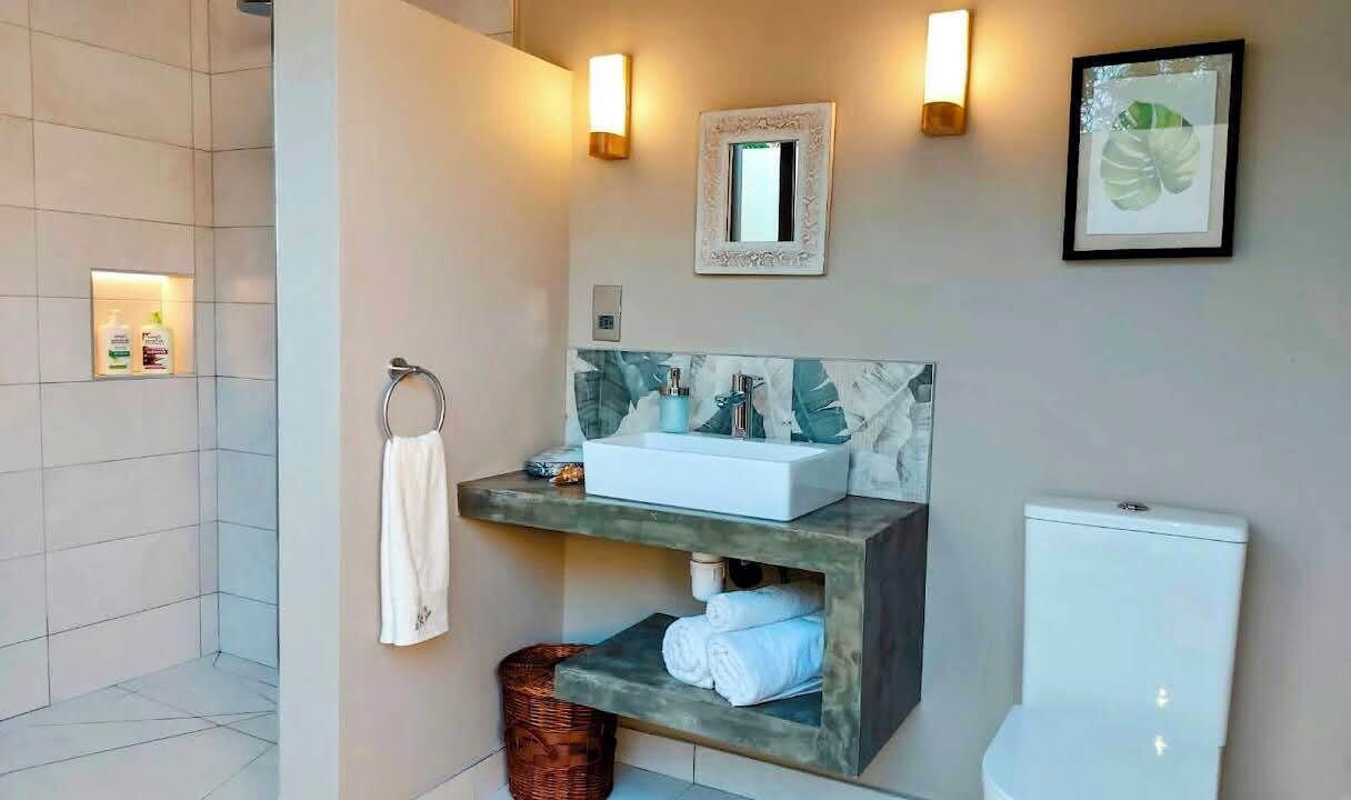 Photo of Bathroom in Candos