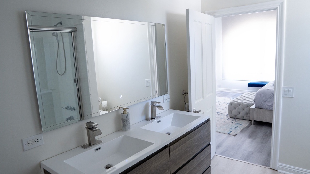 Photo of Bathroom in Tarzana