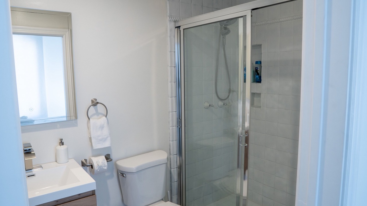 Photo of Bathroom in Tarzana