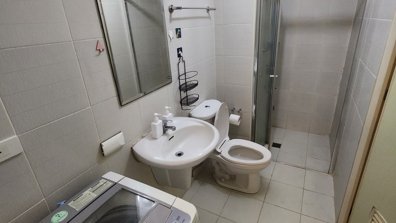Photo of Bathroom in Salcedo Village
