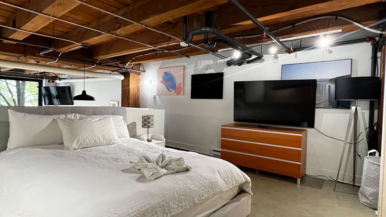 Photo of Bedroom in Gastown