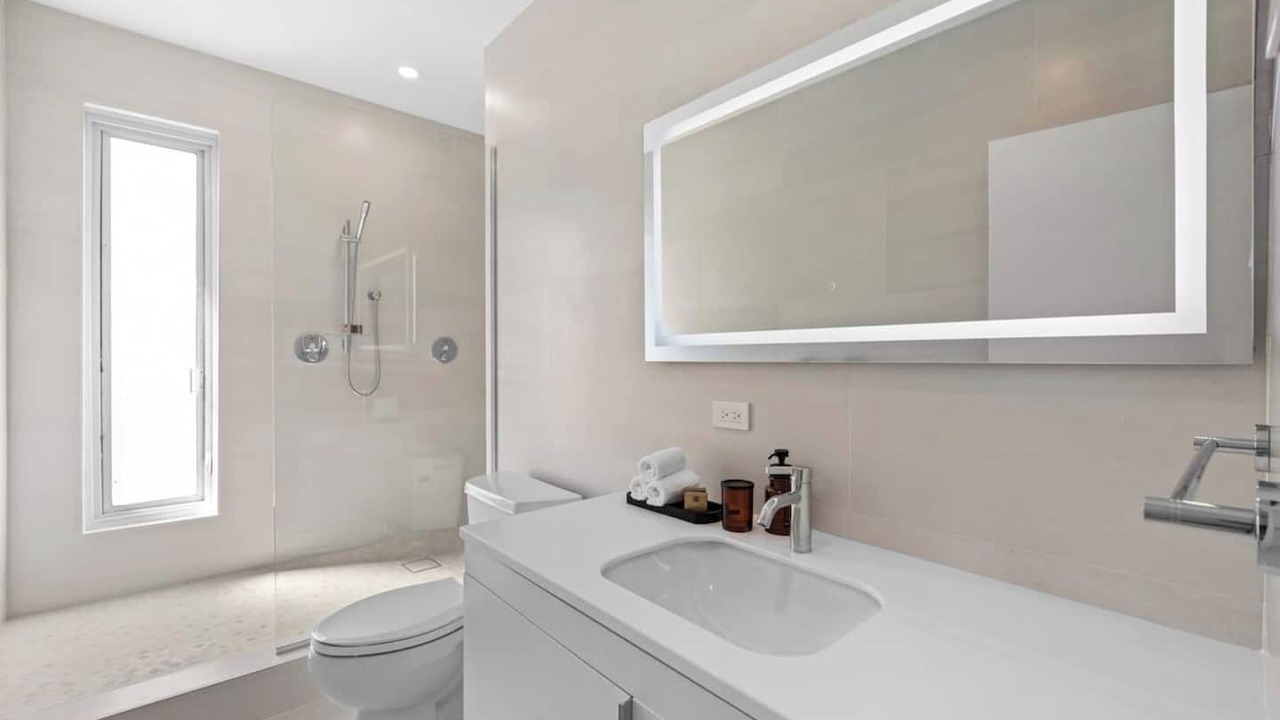 Photo of Bathroom in Miramar