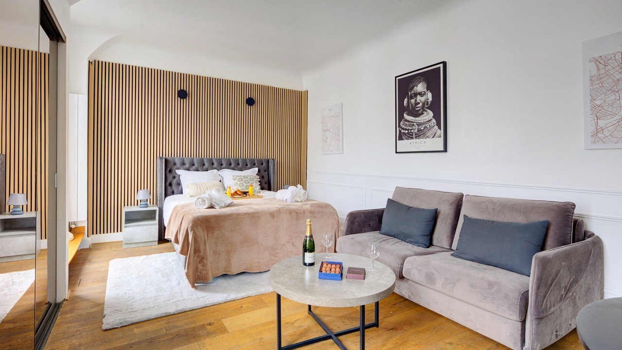 Photo of Bedroom in 8th Arrondissement