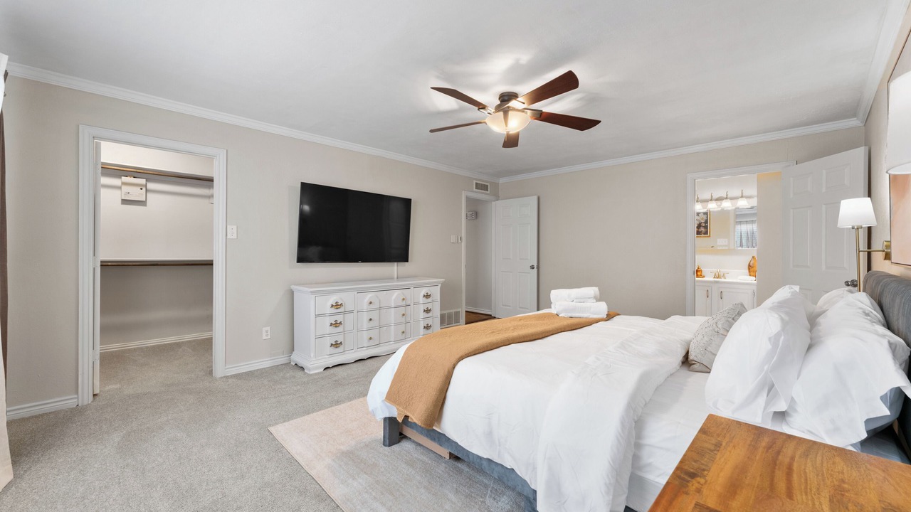 Photo of Bedroom in The Colony